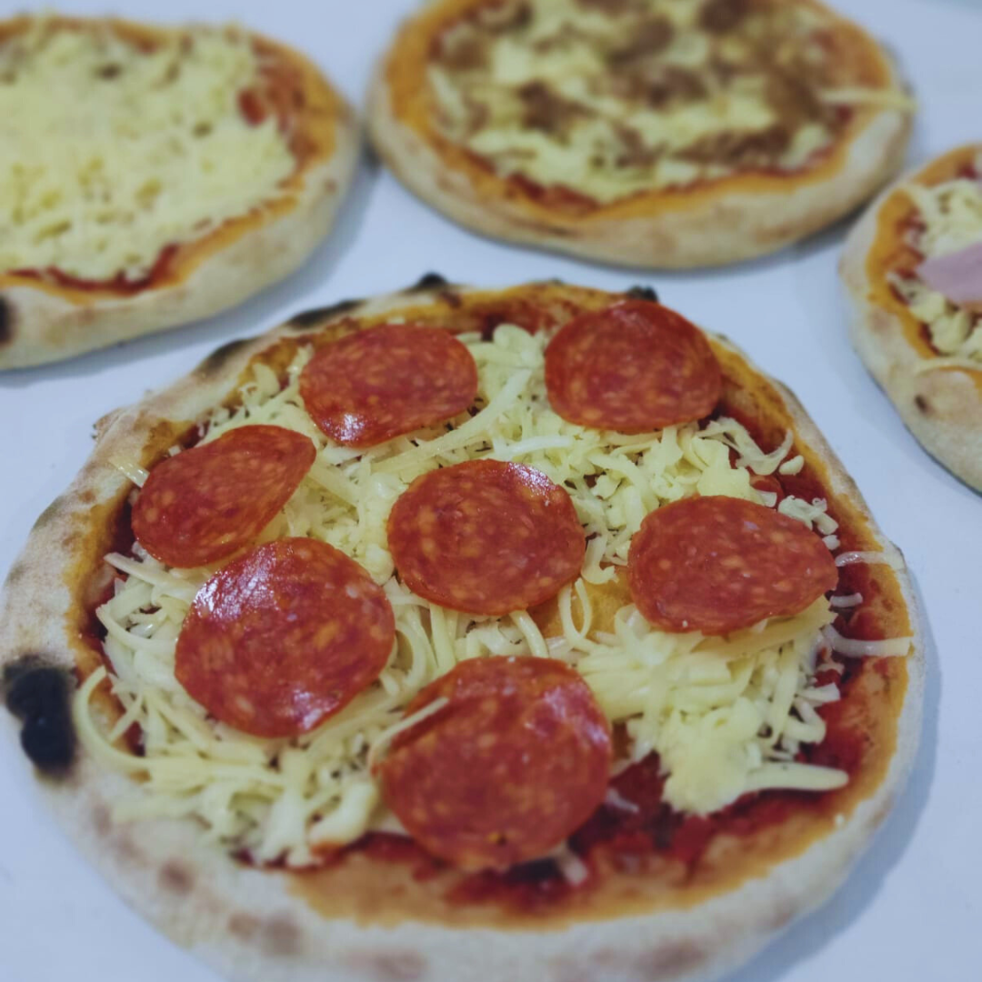 Pack 20 Pizzas Congeladas individuales 23 cm sabores especiales.
